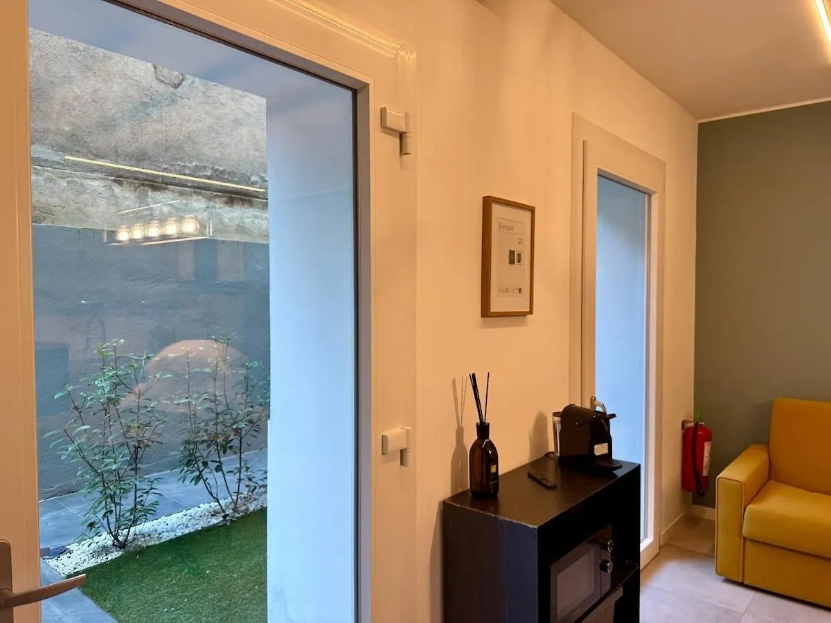 Unique Circus Apartment ميلان 0*,  إيطاليا