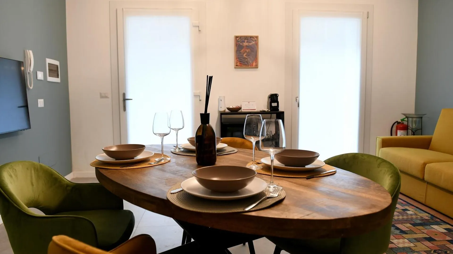 Unique Circus Apartment ميلان